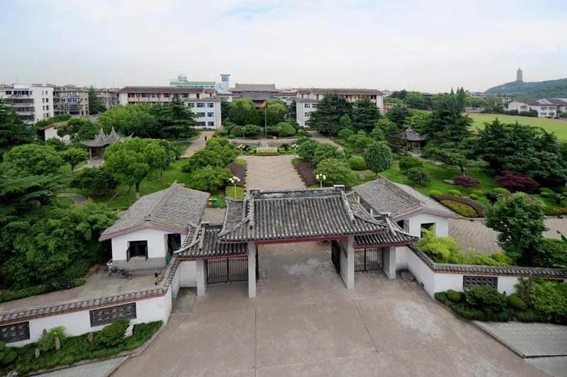 宁波中学排名一览表2022最新,宁波中学排名和录取分数(附2022年最新排行榜前十名单)