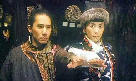 2022喜剧电影排行榜前十名2022,10部笑到肚子疼的电影(附2022年最新排名前十榜单)