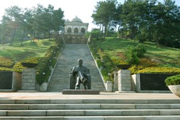 1609230084786285.jpg 武汉石门峰名人公园都有谁,,盘点(附2022年最新排名前十榜单)