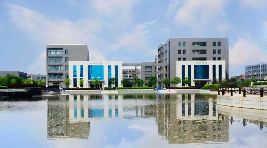08261b3b843641d78729e2f90ec186b2-1 最新编导专业大学排名,2022校友会艺术类院校及专业排行榜(附2022年最新排名前十榜单)