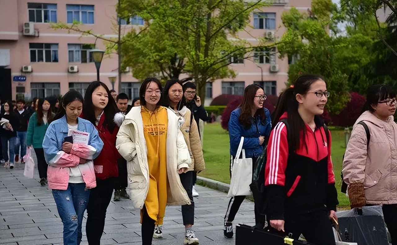 2b84f9e6376c4a359391a3274e992d83-1 大学放假时间,2022全国各高校暑假放假时间公布(附2022年最新排名前十榜单)