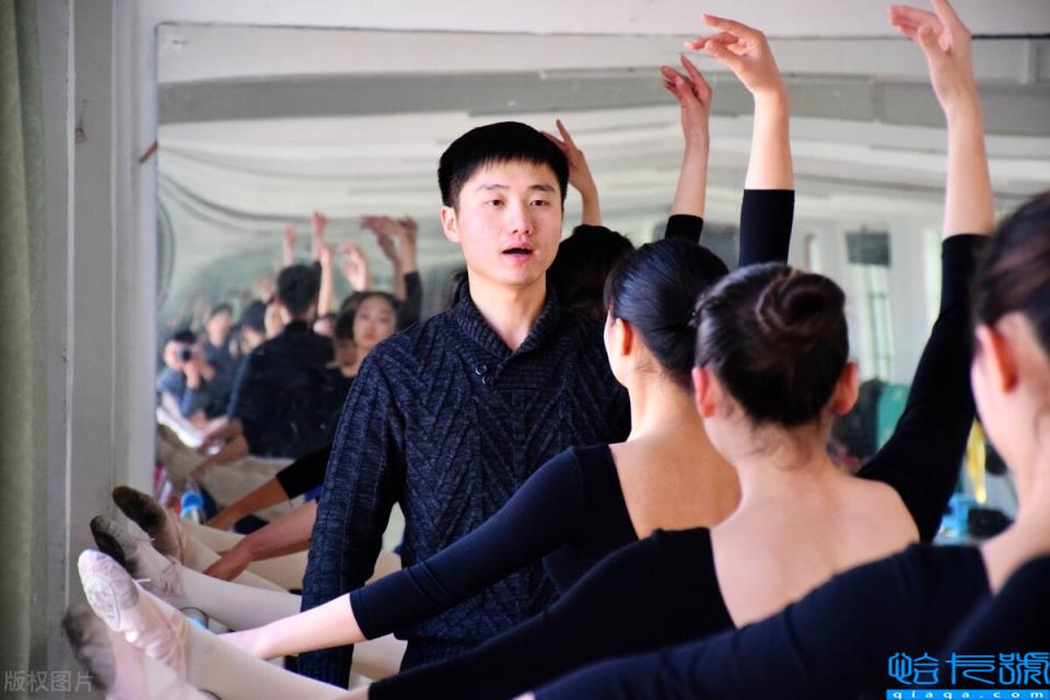 美术艺考集训学校哪个好,解析南昌画室排名前十有哪些(附2022年最新排名前十榜单)