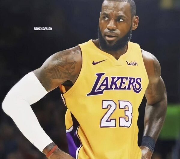 NBA历史10大球星排名(nba球员历史地位排名前十)-1 NBA历史10大球星排名,nba球员历史地位排名前十(附2022年最新排行榜前十名单)
