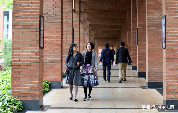 云南省内排名前5的二本大学(云南实力较强的二本大学推荐)插图 云南省内排名前5的二本大学,云南实力较强的二本大学推荐(附2022年最新排行榜前十名单)