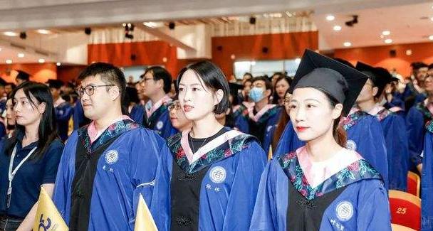 647929f256714aa196314959443bdf7c-1 上海名校大学排名前十及录取线,上海的好大学排行榜(附2022年最新排行榜前十名单)