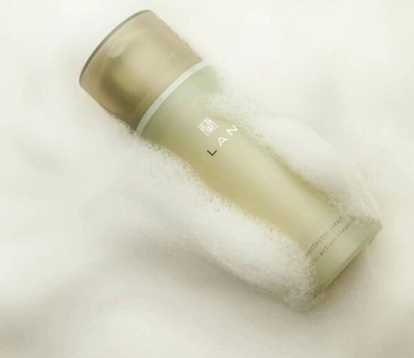 氨基酸洗面奶哪个牌子好(含氨基酸洗面奶排行榜)-1 氨基酸洗面奶哪个牌子好,含氨基酸洗面奶排行榜(附2022年最新排行榜前十名单)