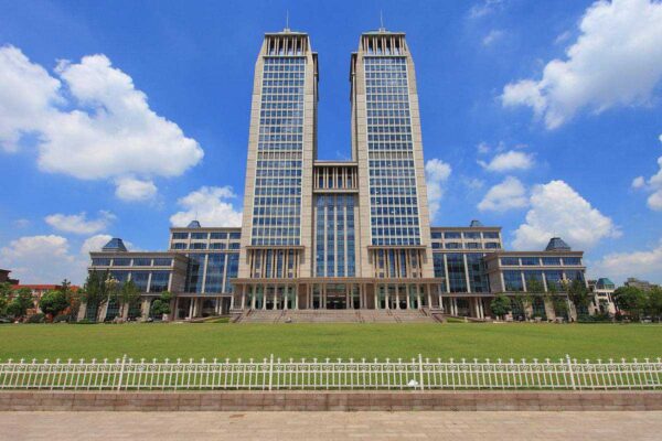 中国大学排名前100名最新(中国大学100强排名榜)-1 中国大学排名前100名最新,中国大学100强排名榜(附2022年最新排行榜前十名单)