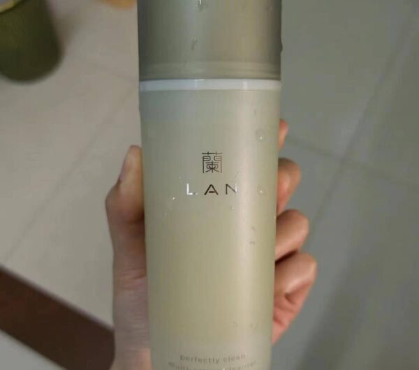 氨基酸洗面奶哪个牌子好(含氨基酸洗面奶排行榜)-1 氨基酸洗面奶哪个牌子好,含氨基酸洗面奶排行榜(附2022年最新排行榜前十名单)