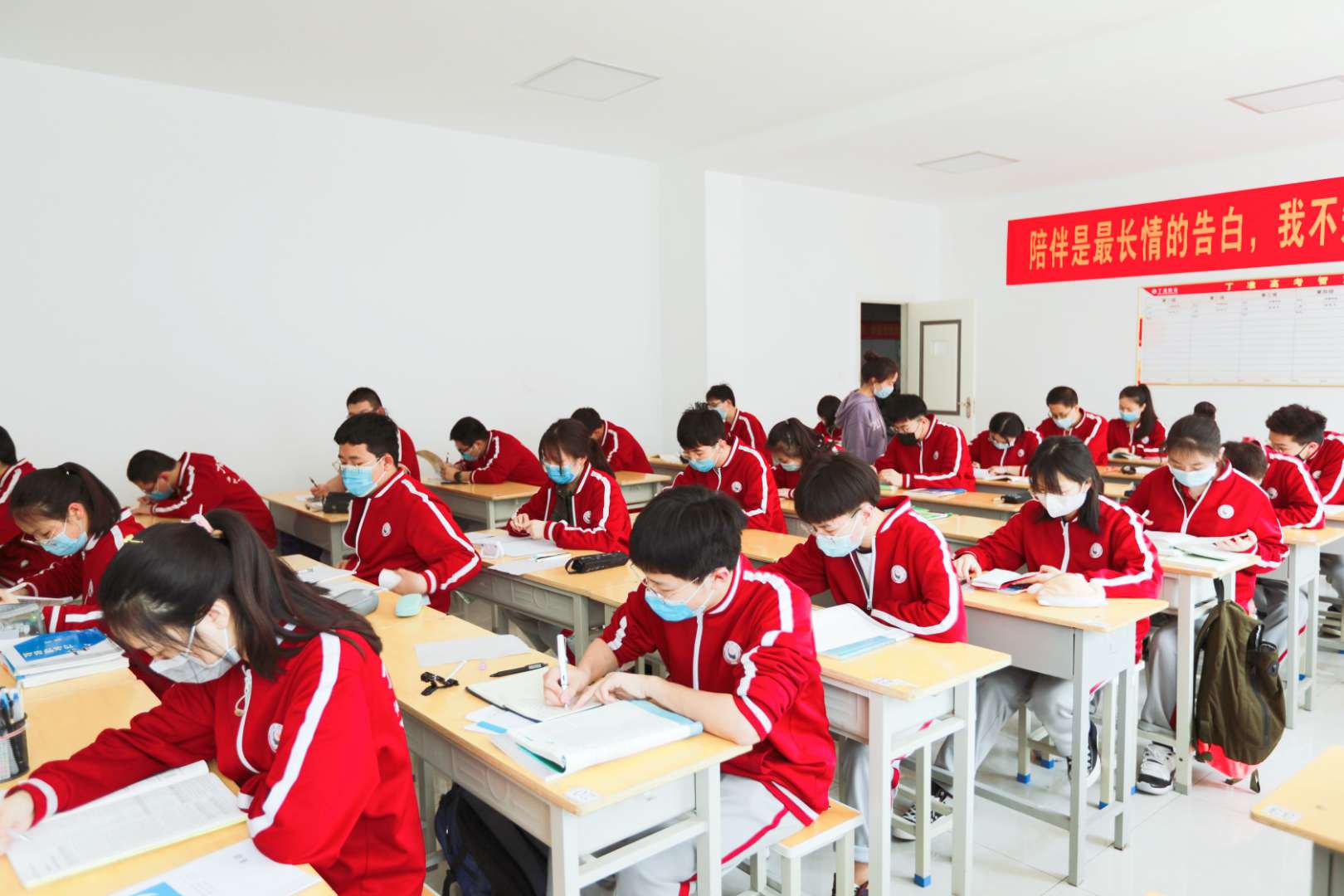 往届高考考生号怎么查询?官网是哪个?(附最新排行榜前十名单)