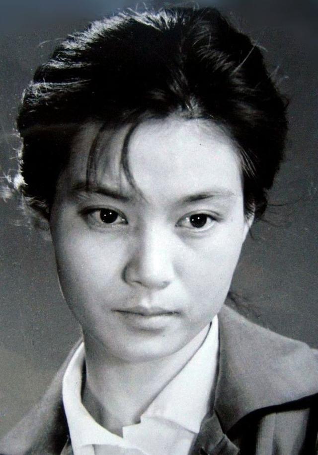 潘虹个人资料,老公是谁,60岁无儿无女的潘虹一生的经历(附2022年最新排行榜前十名单)