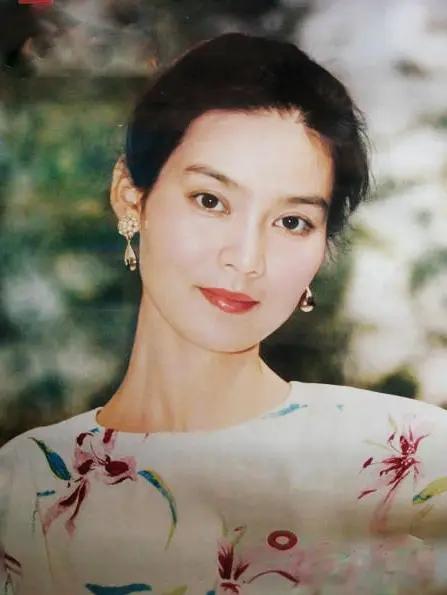 潘虹个人资料,老公是谁,60岁无儿无女的潘虹一生的经历(附2022年最新排行榜前十名单)
