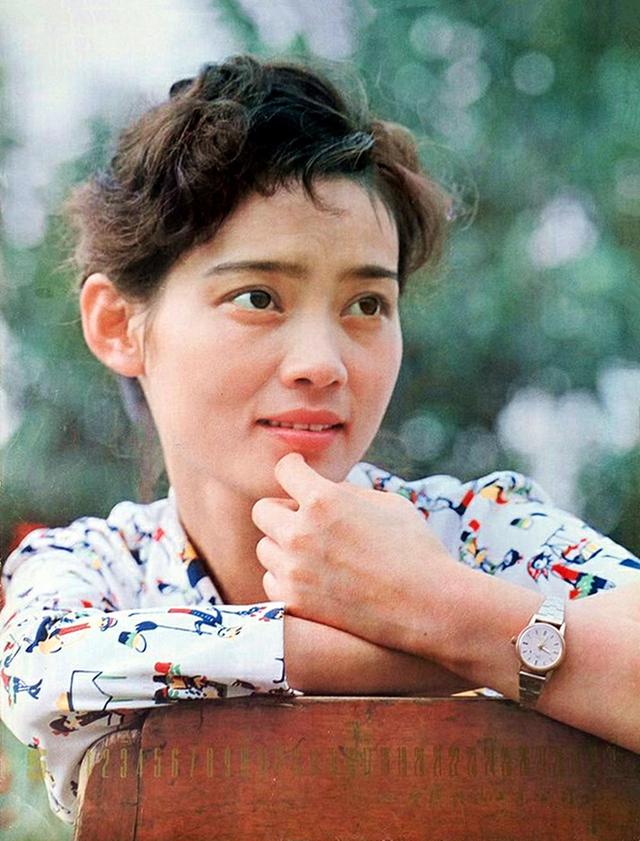 潘虹个人资料,老公是谁,60岁无儿无女的潘虹一生的经历(附2022年最新排行榜前十名单)