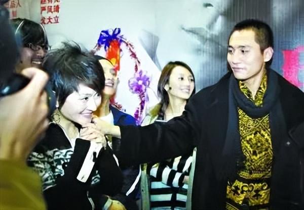 谢娜张杰婚礼香格里拉,张杰与谢娜的爱情经历简短(附2022年最新排行榜前十名单)
