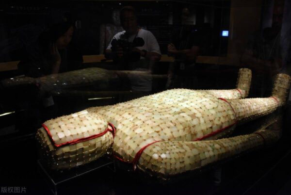中国国宝级玉器藏品有哪些(中国最著名的玉器排行榜)-1 中国国宝级玉器藏品有哪些,中国最著名的玉器排行榜(附2022年最新排行榜前十名单)