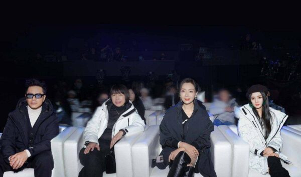 羽绒服哪个品牌经济实惠(羽绒服性价比较高的5个品牌排名榜)-1 羽绒服哪个品牌经济实惠,羽绒服性价比较高的5个品牌排名榜(附2022年最新排行榜前十名单)