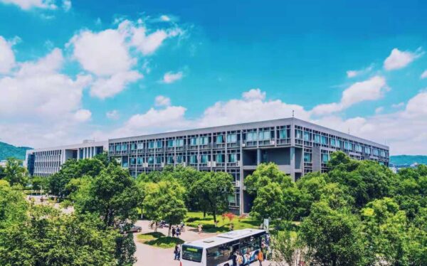 中国大学排名前100名最新(中国大学100强排名榜)-1 中国大学排名前100名最新,中国大学100强排名榜(附2022年最新排行榜前十名单)