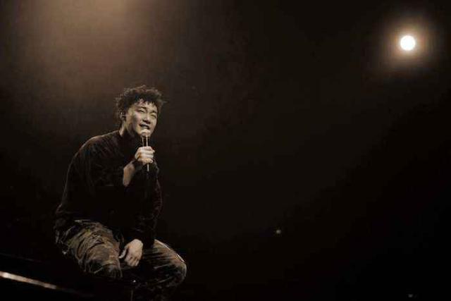 男生ktv必点歌曲,k歌男生必点十大曲(附2022年最新排行榜前十名单)