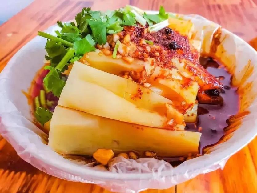 云南小吃排行榜前十名,值得推荐的10大特色美食(附2022年最新排名前十榜单)